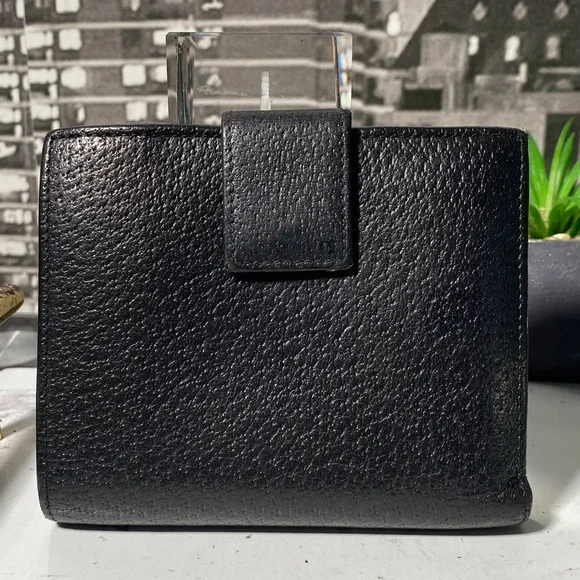 Authentic Gucci Black Textured Leather Wallet - Picture 2 of 14